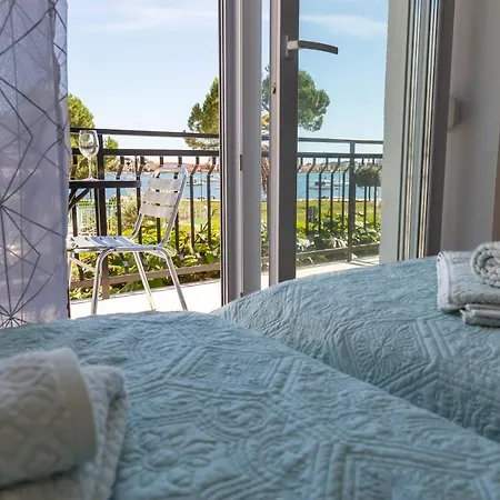 Seafront Affittacamere 3*